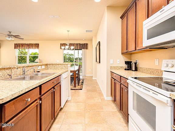 3rd image of 1247 Girog Ave