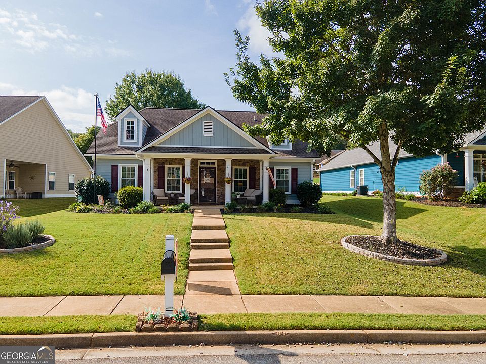 1st image of 34 Tapestry Ln