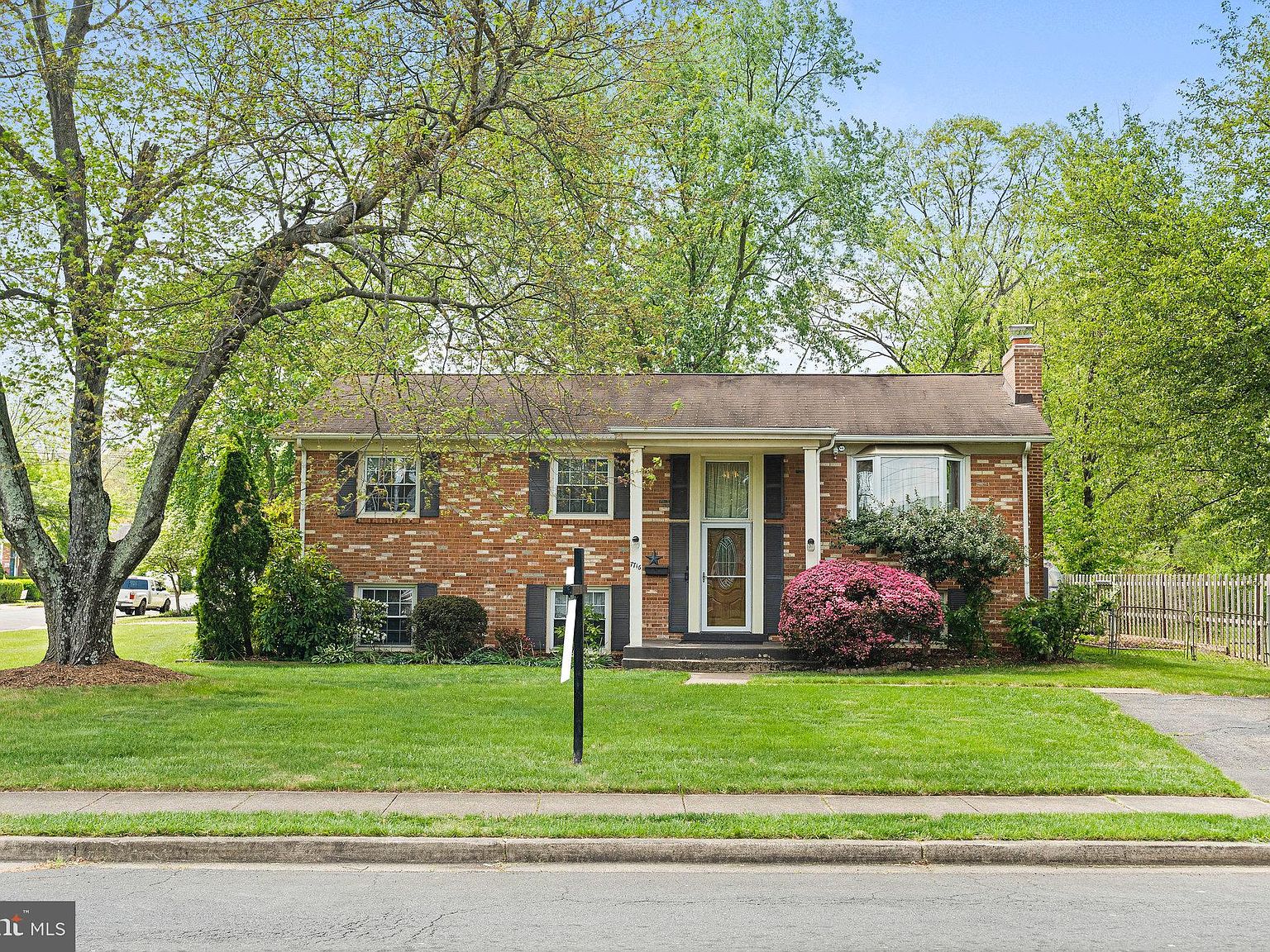 7716 Strasburg St, Manassas, VA 20109 | Zillow