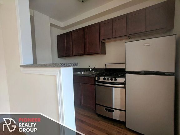4th image of 818 W Diversey Pkwy #818D