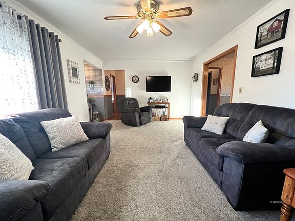 4th image of 72 Tammy Ln