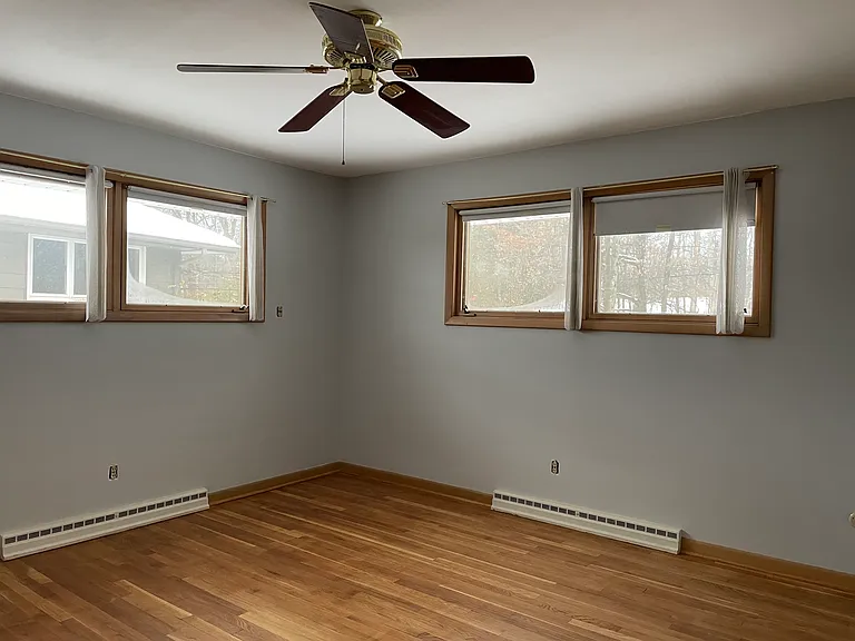 748 Radford Dr — Photo 8