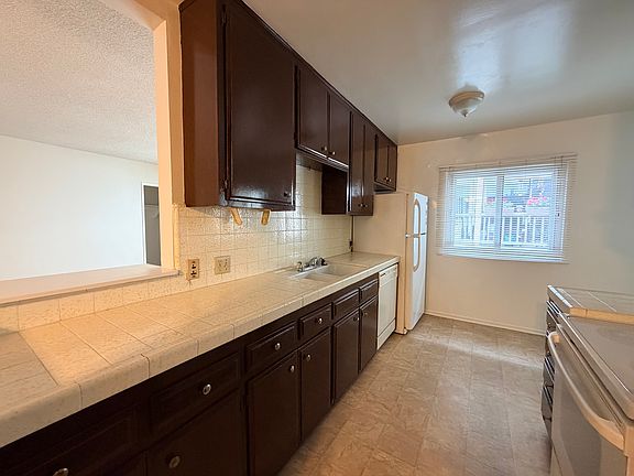 4th image of 8161 Manitoba St #8
