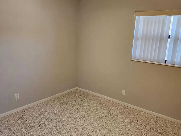 2745 Starlight Dr — Photo 9