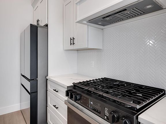 3rd image of 5098 Abigail Ln