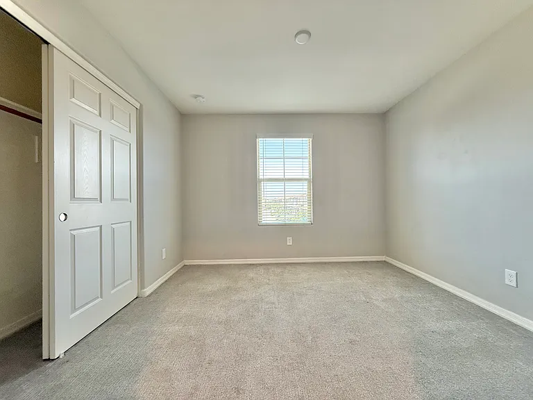 6803 N 88th Dr — Photo 13