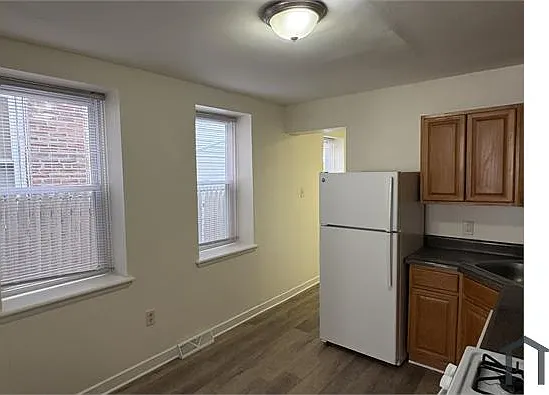 3 bed, 1100 sqft, $1,400 — Photo 4