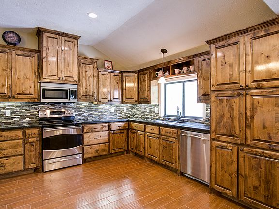 5th image of 2021 Yaupon Ln