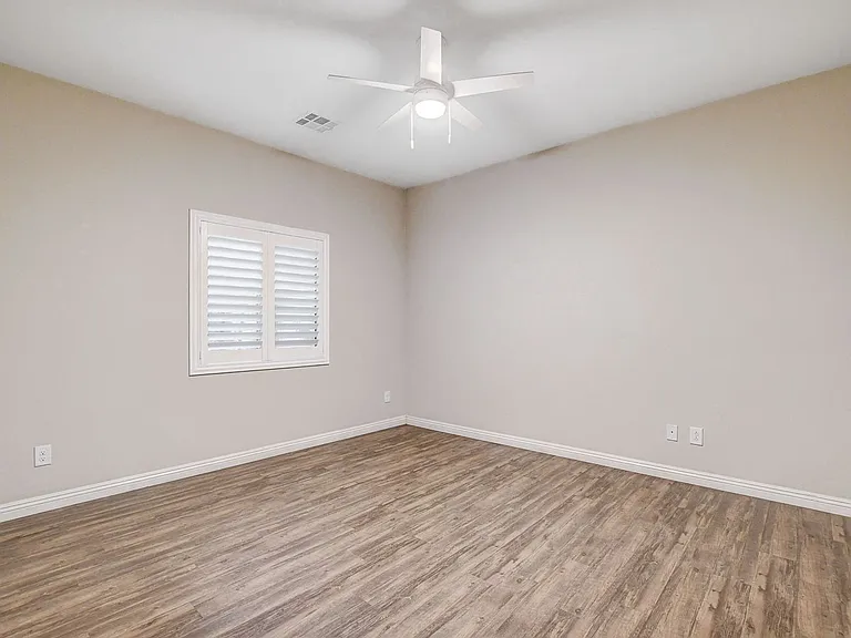 9634 Volk Ave — Photo 22