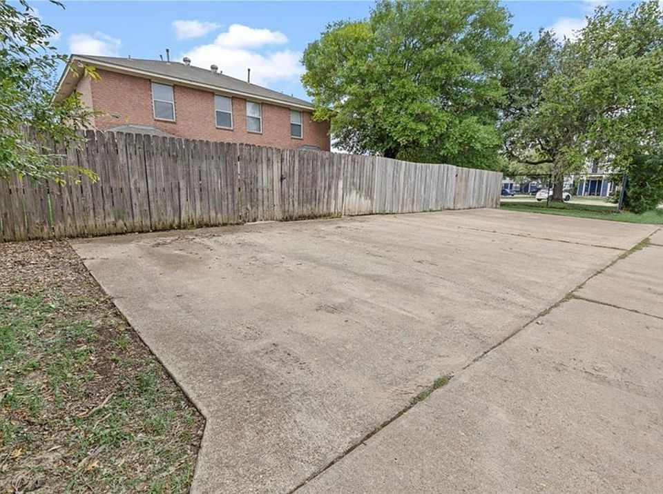 1st image of 608 Corregidor Dr #608A