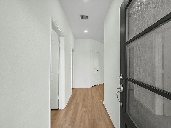 4th image of 18511 Summit Ranch Dr