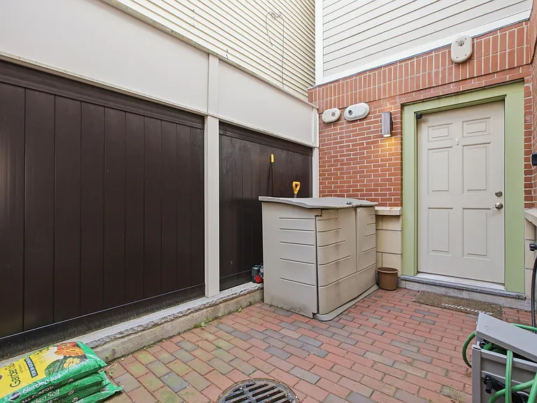 89 Prescott St #B — Photo 26