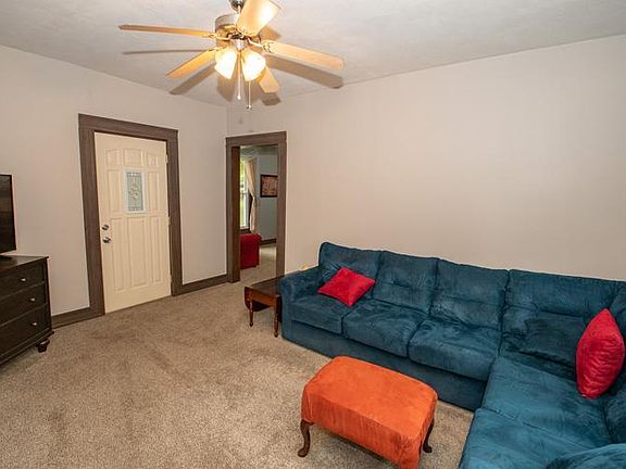 2nd image of 1409 Magnolia Ave
