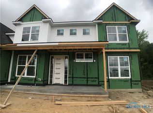 120 Valley Hall Dr, Perrysburg, OH 43551