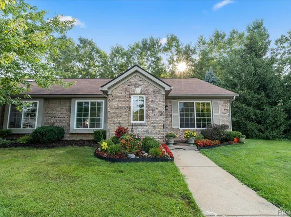 (undisclosed Address), Highland, MI 48357