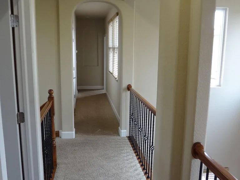 1123 Montague Ln — Photo 29