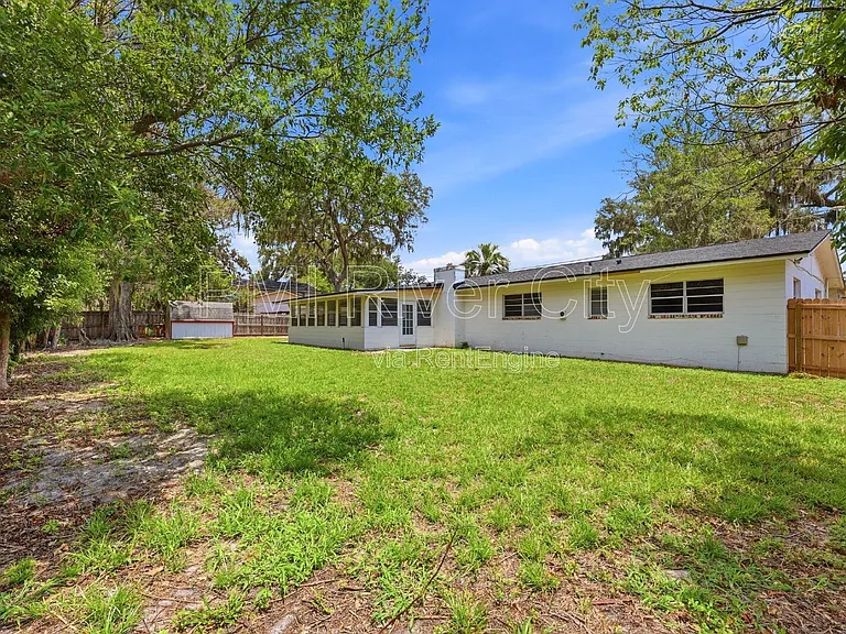 2860 Cedarcrest Dr — Photo 13