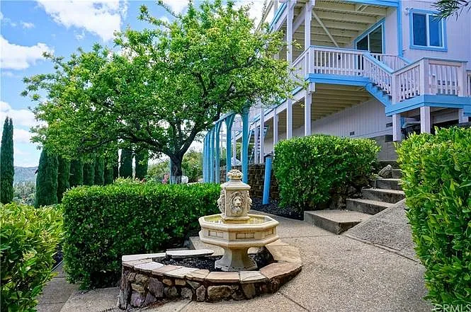 8242 N Heights Dr — Photo 46