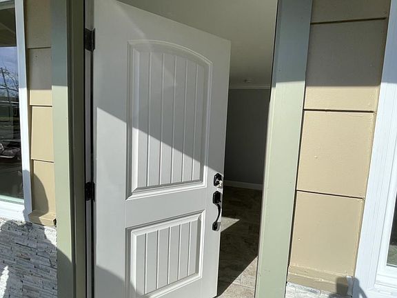 3rd image of 143 Brown St