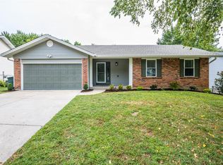 1108 Amberglen Dr, Saint Peters, MO 63376