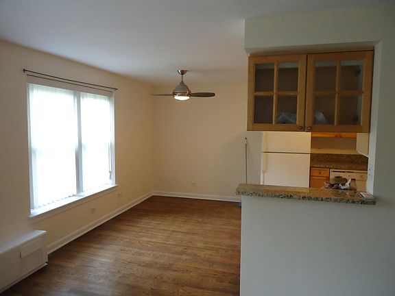 4th image of 2424 W Estes Ave APT 4A
