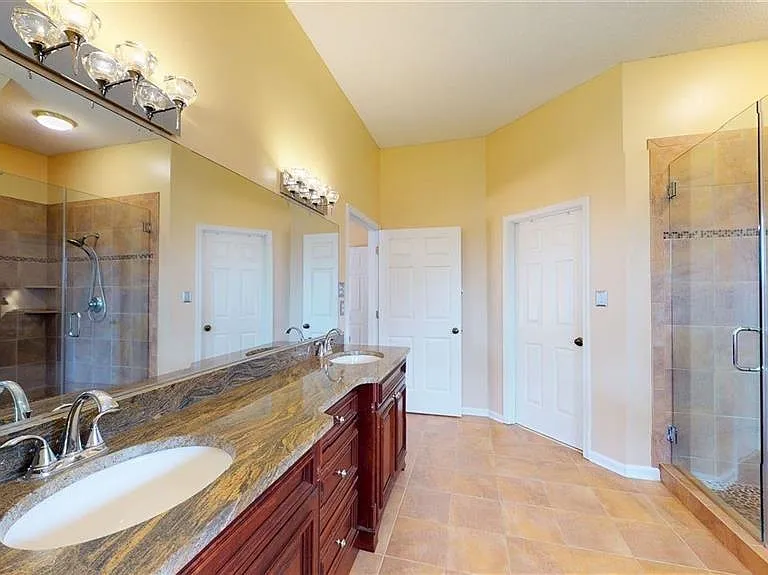 605 Alexandria Dr — Photo 9