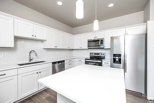 James Point Luxury Townhomes Photo 1