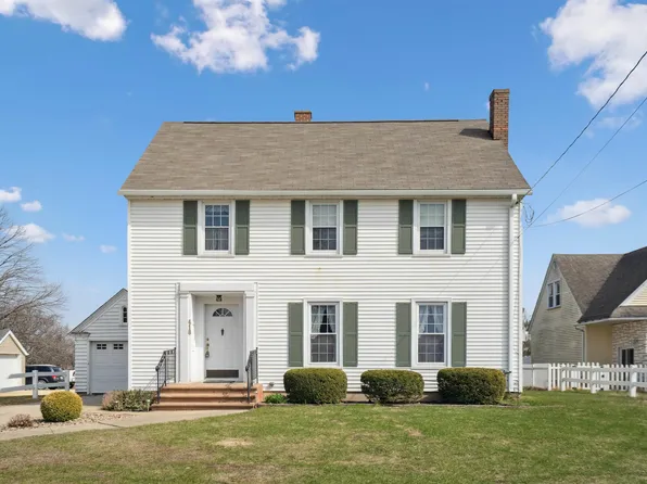 418 Commercial St, Strawberry Point, IA 52076