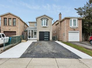 4291 Beacon Ln, Mississauga, ON L5C 3V8