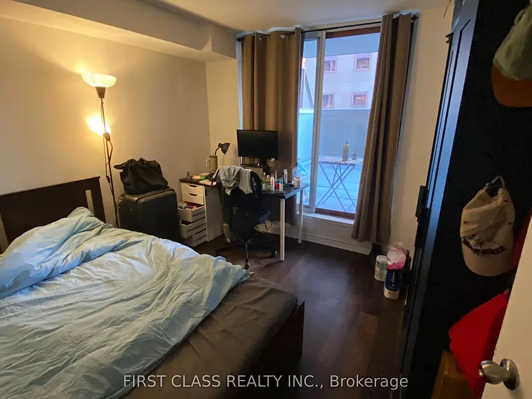 736 Bay St #303 — Photo 3