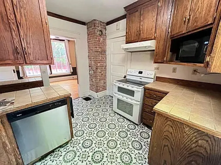 107 Wyoming Ave — Photo 3