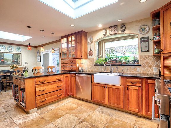 2nd image of 104 Alameda De Las Pulgas