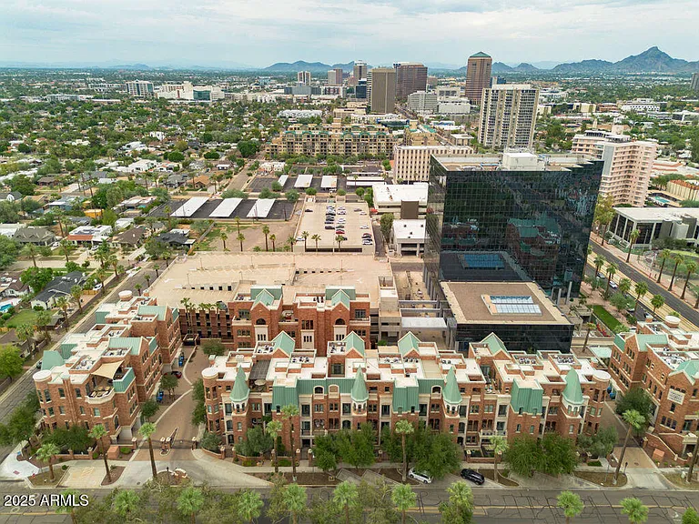 50 W Palm Ln — Photo 52
