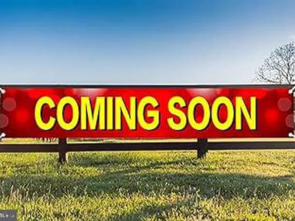 60 Legacy Ln, Fredericksburg, VA 22406