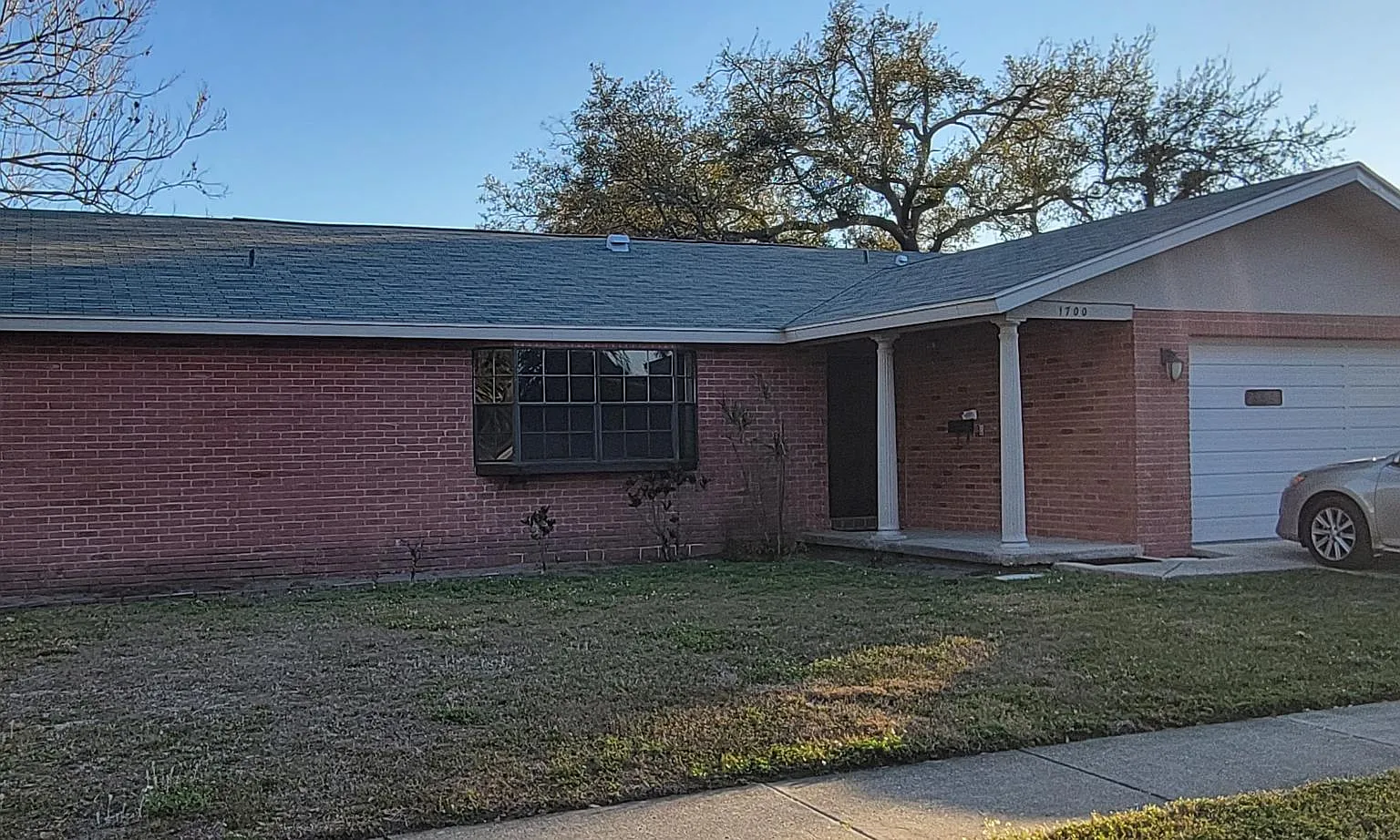 3 bed, 2000 sqft, $2,900 — Photo 2