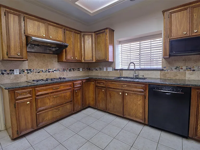 4511 Chestnut Meadow Dr — Photo 14