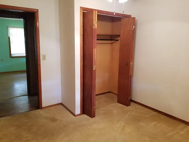 60 Crowden Ln — Photo 12