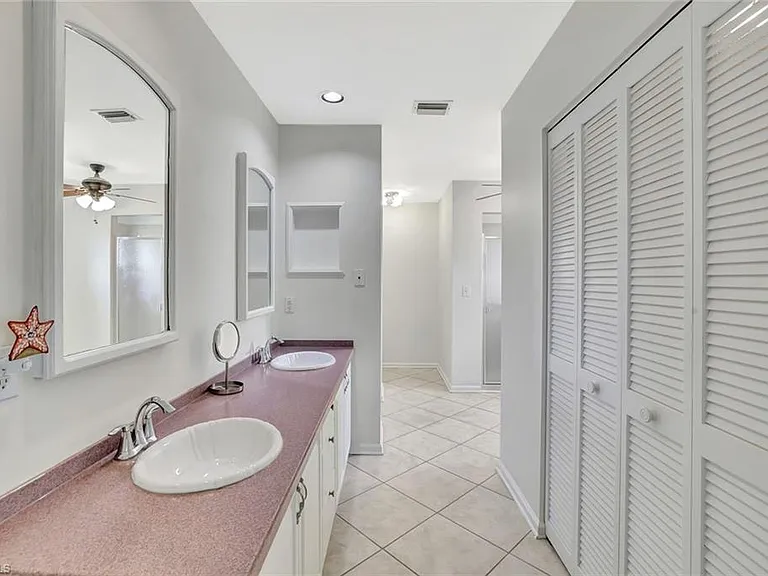 5859 Westbourgh Ct — Photo 14