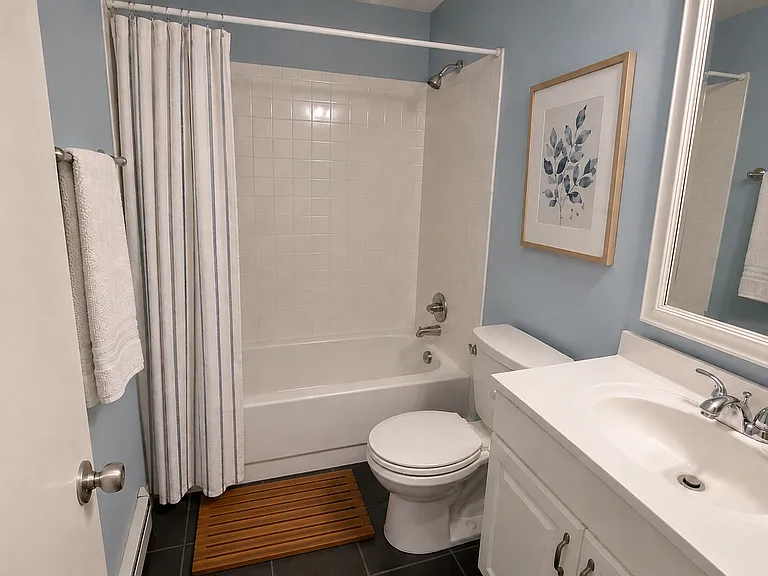 Bright & Beautiful 2-bedroom 1 Bath Across Berkeley Park and Lake — Photo 9