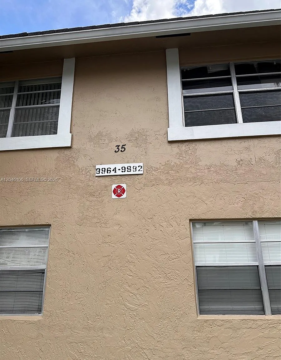 Lakewood Village — Photo 4