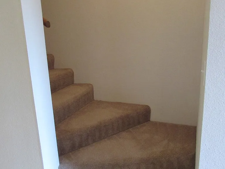 126 Andrews Dr — Photo 18