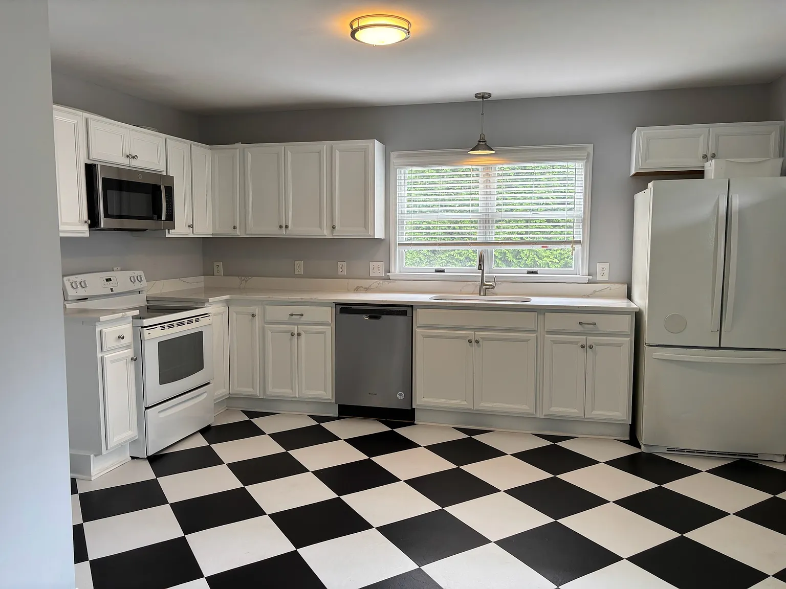 122 Estes Drive Ext — Photo 4