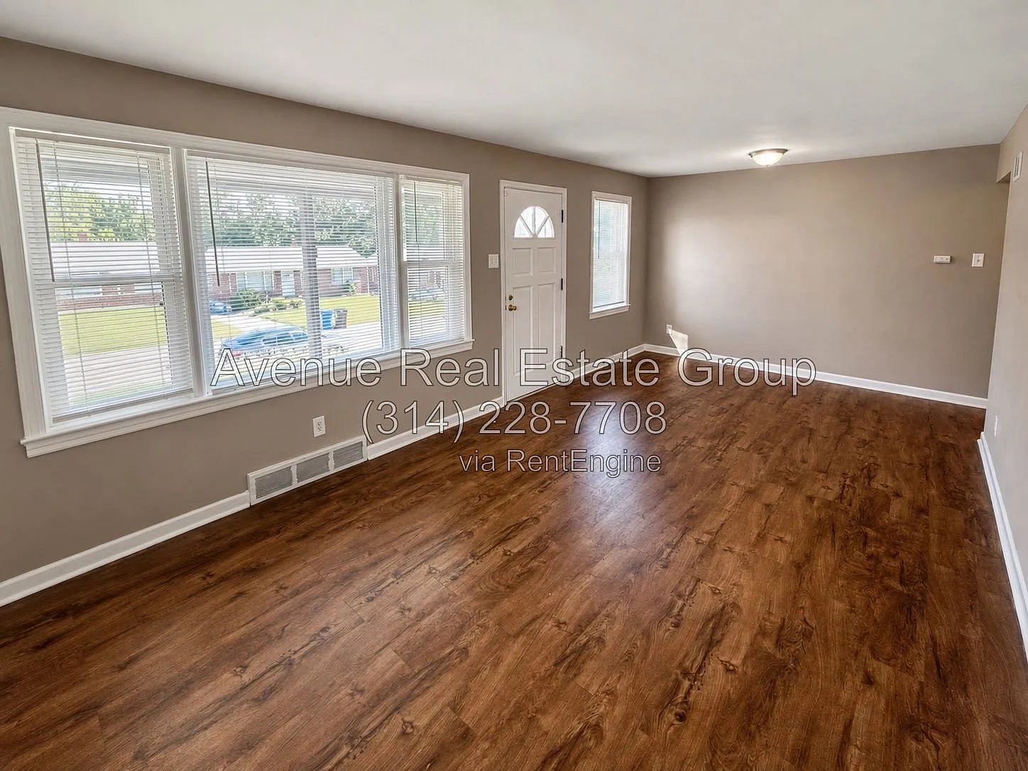 3 bed, 1.0 bath, 1037 sqft, $1,350 — Photo 2