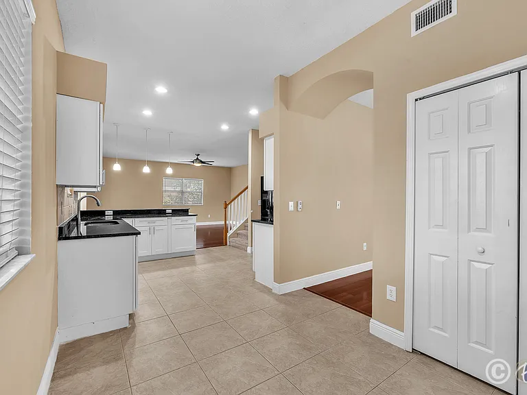 10904 Summerton Dr — Photo 16
