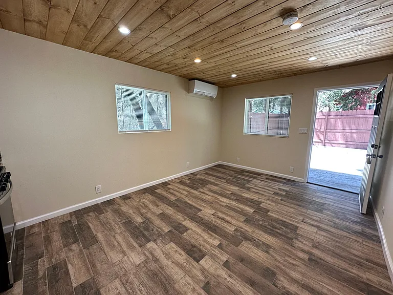 54078 Pine Crest Ave — Photo 5