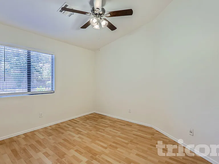 2733 E Gary Way — Photo 11