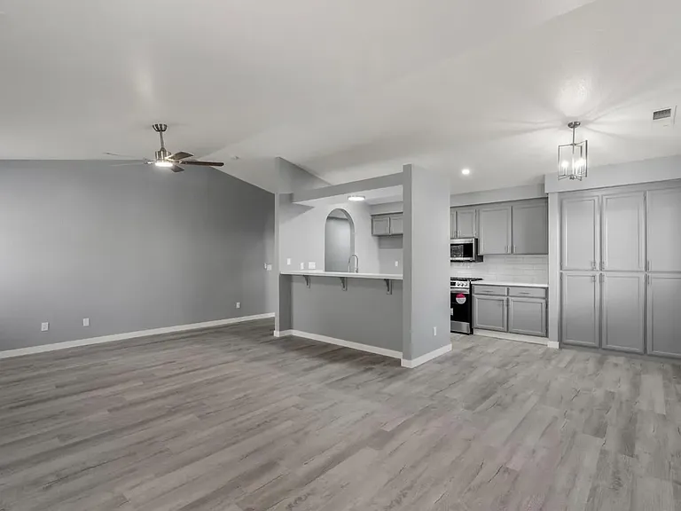371 Shalako Dr — Photo 4
