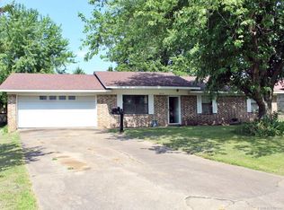 207 Spring Ave, Sallisaw, OK 74955