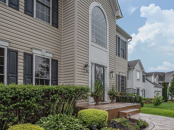 3rd image of 7110 Crown Jewels Ct