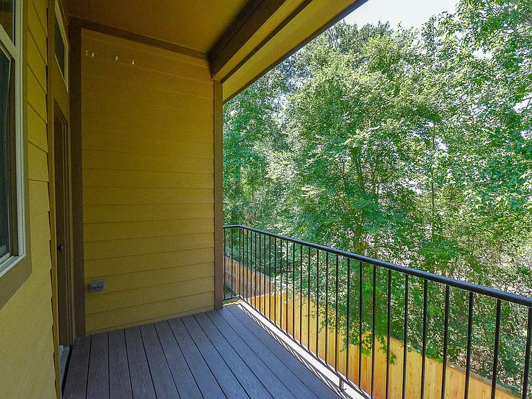 18 Cheswood Manor Dr — Photo 31